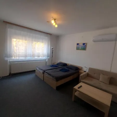 Setany Apartmanhaz Διαμέρισμα Fonyód